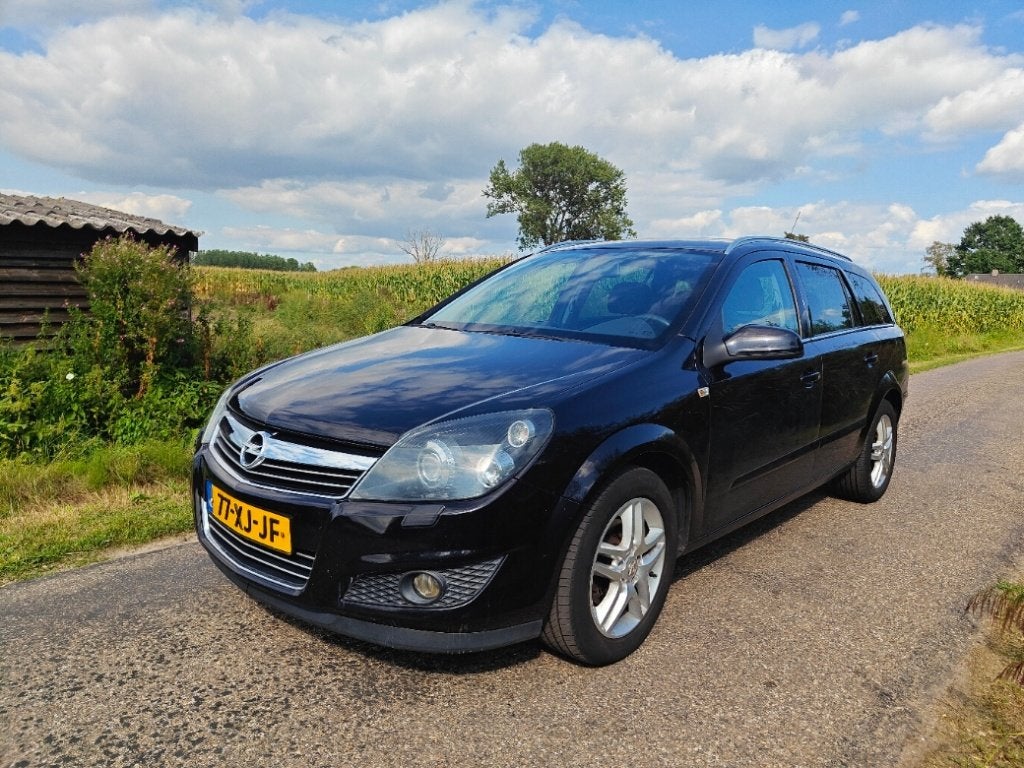 Opel Astra Wagon 1.6 Nieuw distributieriem APK 7/27 Trekhaak, Auto's, Voorwielaandrijving, 657 kg, Zwart, 4 cilinders