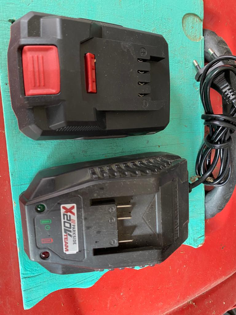 Parkside Akku 2 Amp en lader 2,5 Amp, Ophalen of Verzenden