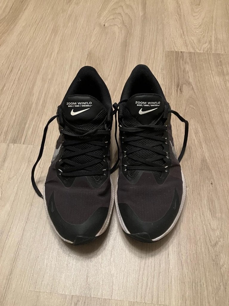 Nike Zoom Winflo 8 – Zwart/Wit – Maat 42.5 (CW3419-006), Zwart, Nike, Ophalen of Verzenden, Sneakers of Gympen