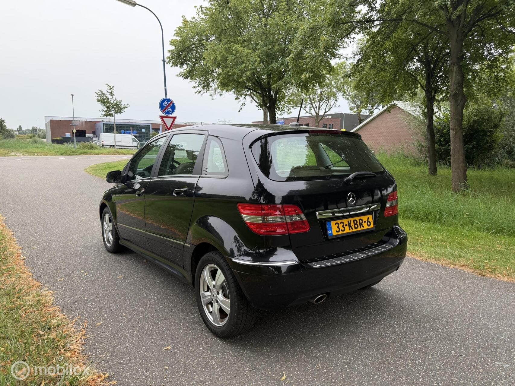 Mercedes B-klasse 180*AUTOMAAT*PANO*CRUISE*NAV*AIRCO*NEW NAP, Auto's, Gebruikt, Beige, 4 cilinders, Zwart