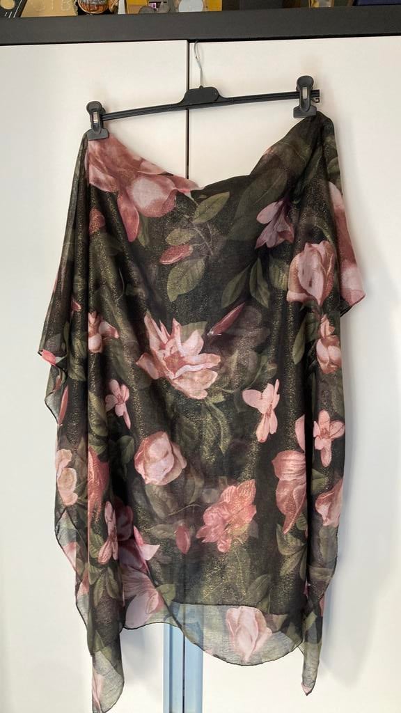 Sjaal nieuw zwart goud oudroze, Kleding | Dames, Mutsen, Sjaals en Handschoenen, Ophalen of Verzenden, Zo goed als nieuw, Maat 46/48 (XL) of groter