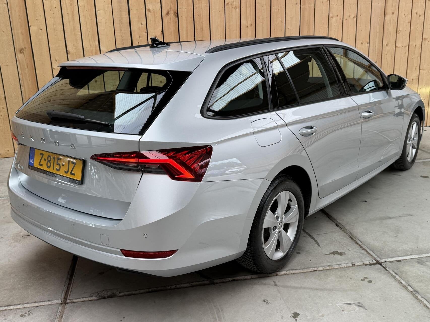 Skoda Octavia Combi 1.0 TSI Business Edition Apple CarPlay/A, Auto's, Voorwielaandrijving, Gebruikt, Euro 6, Origineel Nederlands