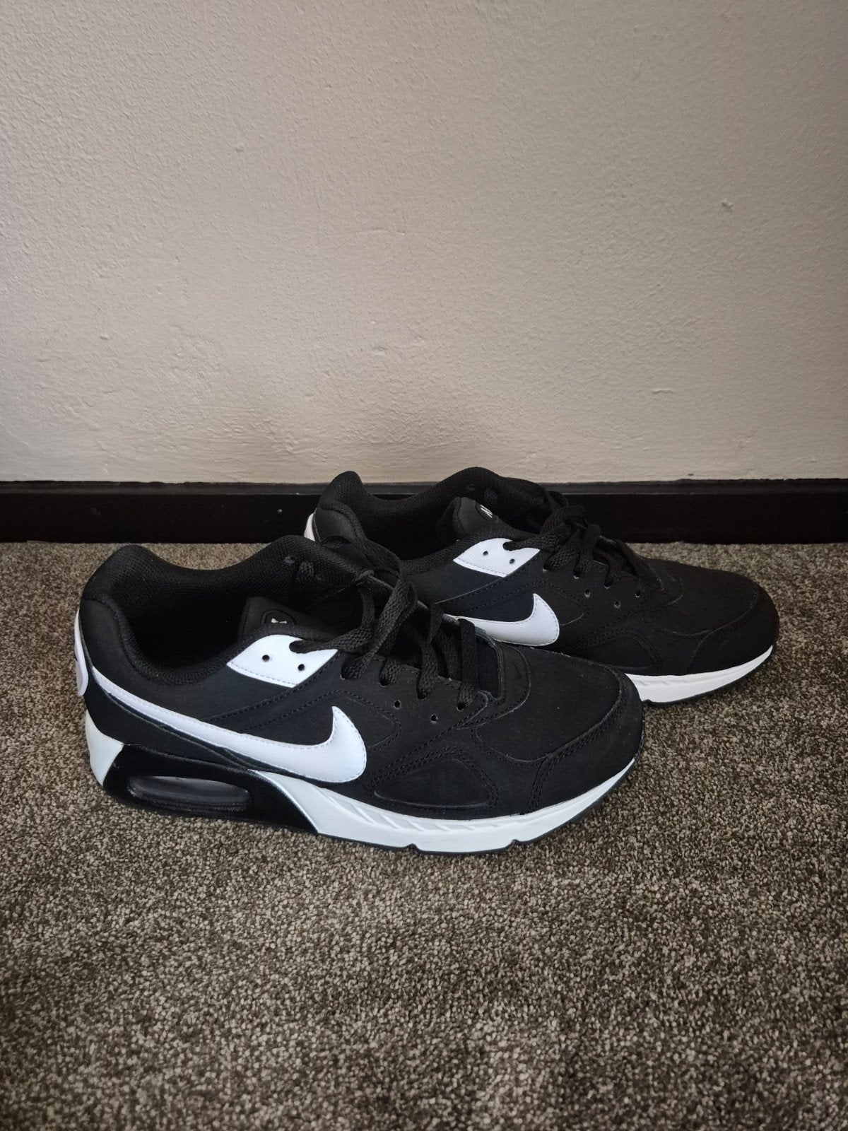 Nike Air Max IVO - maat 40,5, Zwart, Nike, Nieuw, Ophalen of Verzenden