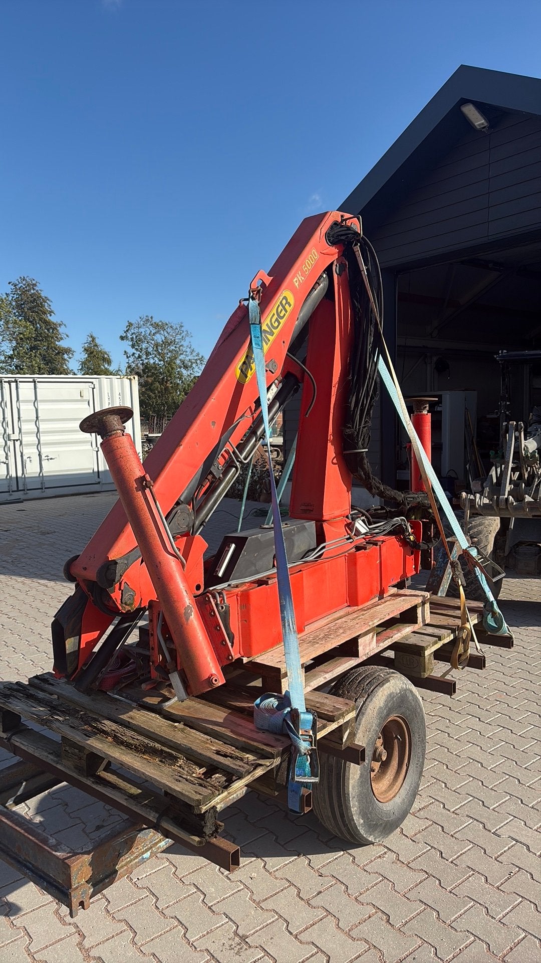 Palfinger pk5000 met werk, Ophalen