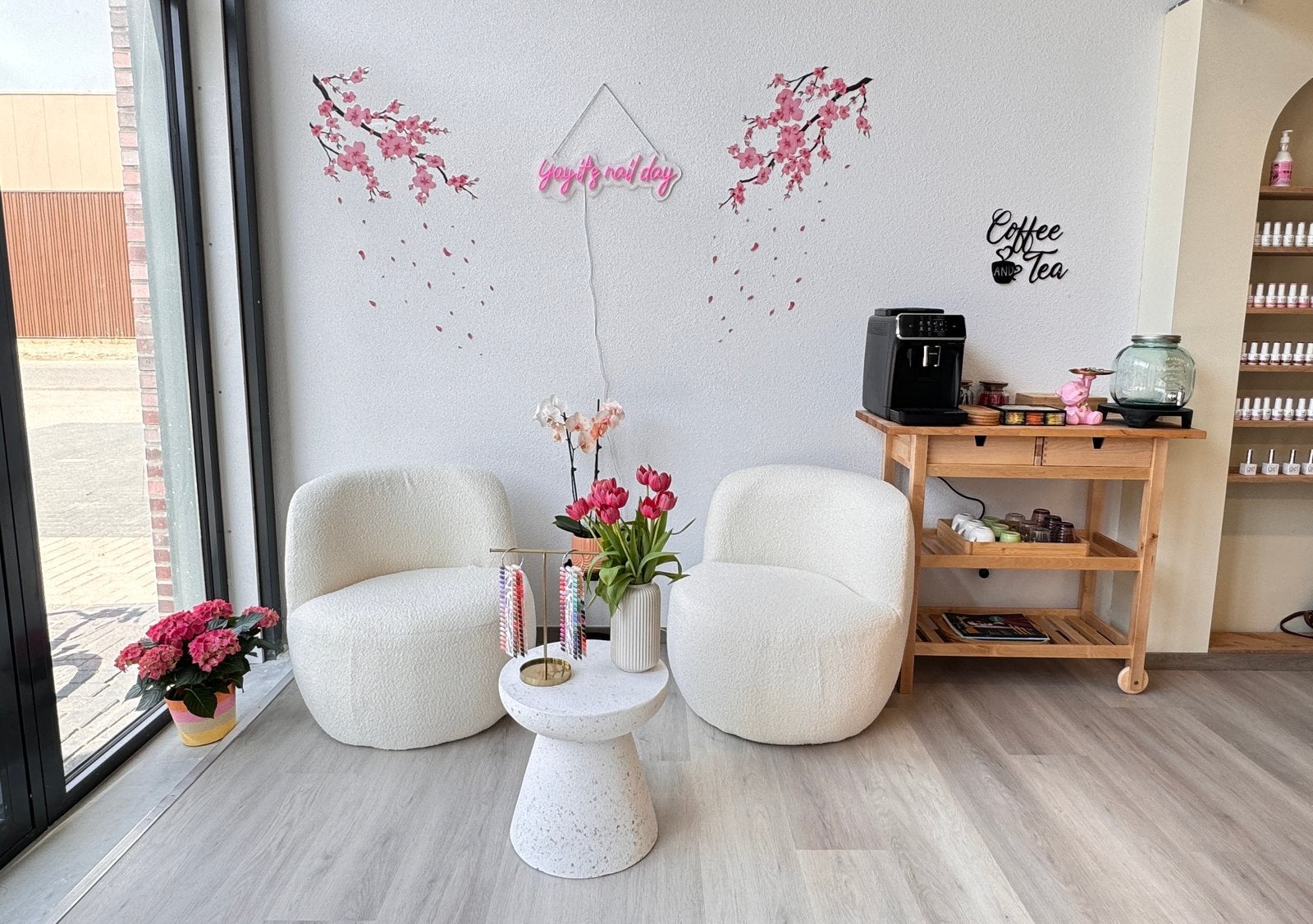 Nagelsalon ter overname aangeboden