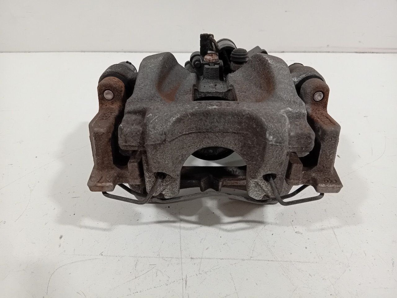Remklauw rechts achter Jaguar XE, Onderdelen@venauto.nl, Van der Ven Autorecycling B.V., Gebruikt, Ettenseweg 76, 4706 PB Roosendaal, The Netherlands