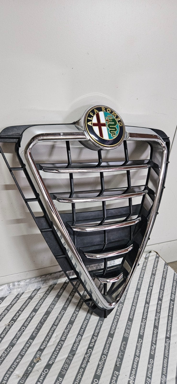 Originele Alfa Romeo Giulietta grille / Scudetto + logo, Ophalen of Verzenden, Alfa Romeo, Bumper
