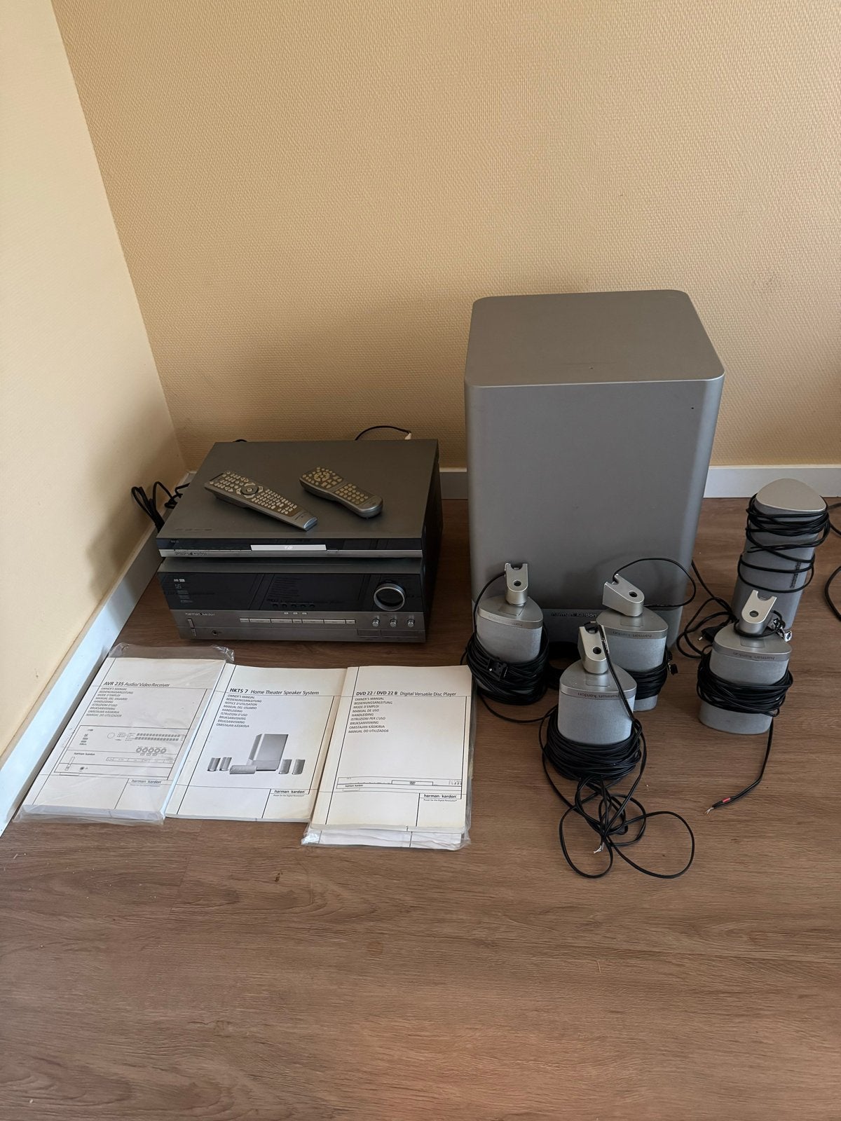 Harman Kardon Home Cinema Set (AVR 235, DVD 22, HKS 7), Gebruikt, 70 watt of meer, 5.1-systeem, Dvd-speler