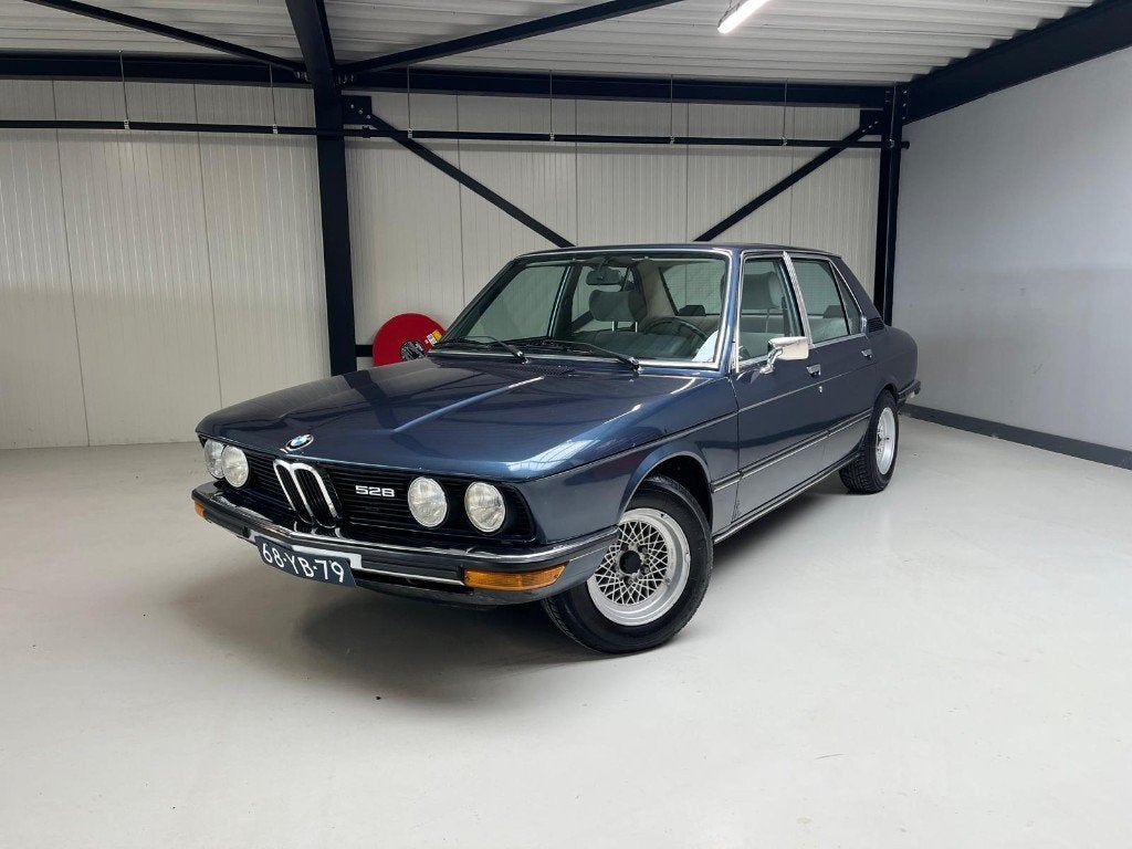 BMW 5-Serie 528 - 1975 Blauw - Unieke km stand, Auto's, 164 pk, Beige, Blauw, Handgeschakeld