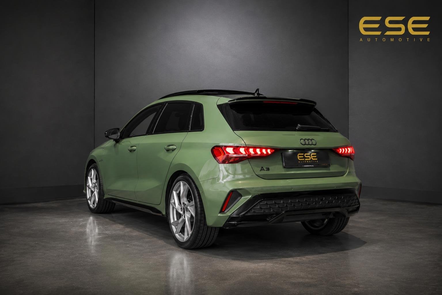 Foto 5 van Audi A3 Sportback 40 TFSI e S edition | Pano | Matrix | Carp