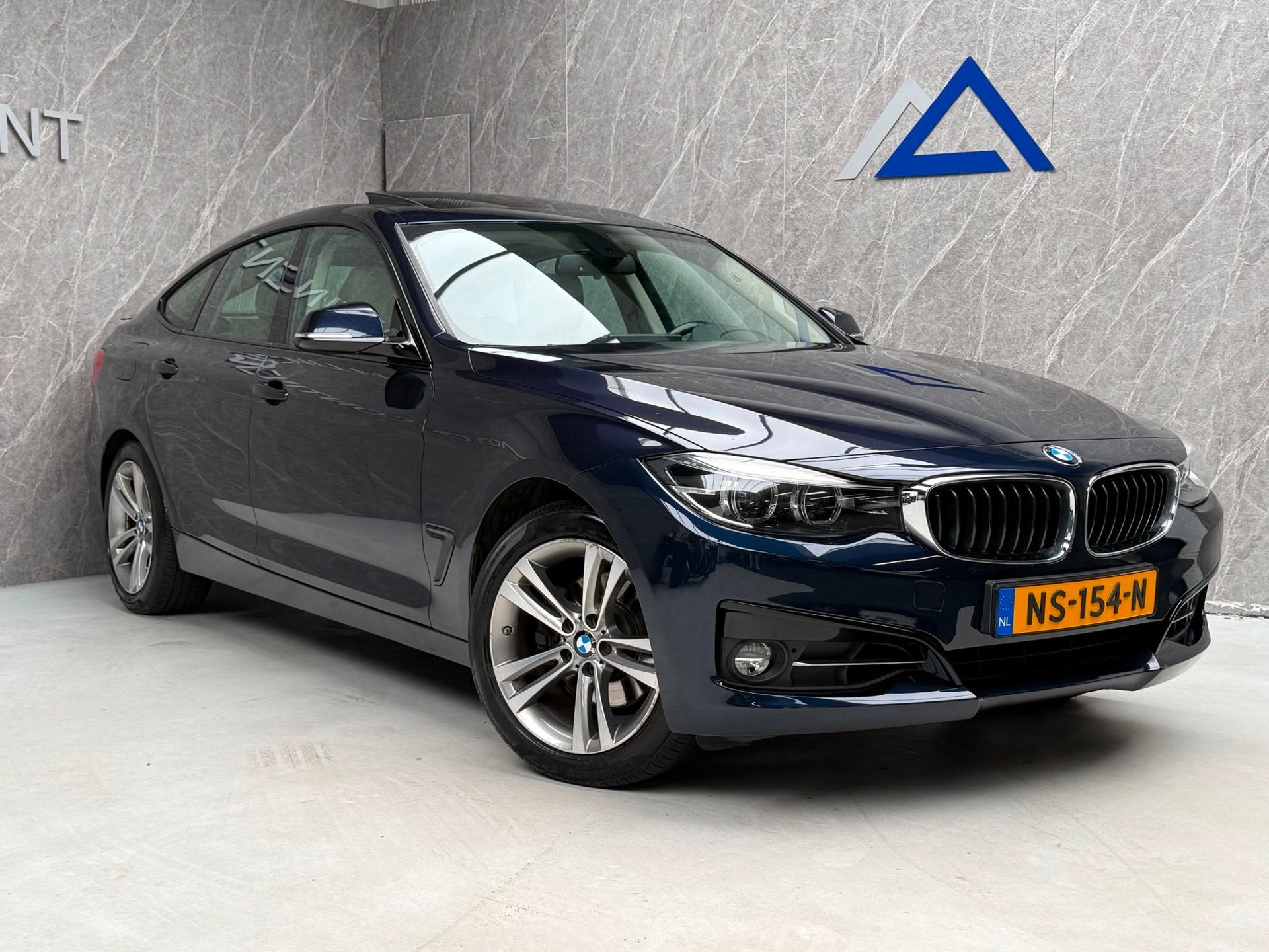 BMW 3-serie Gran Turismo 330i xDrive 252 PK / NAP / Dealer O, Auto's, BMW, Gebruikt, 4 cilinders, 252 pk, Blauw