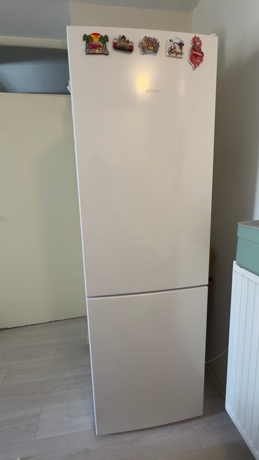 Bosch KGE36AWCA Koel-vriescombinatie met VitaFresh, Ophalen, 200 liter of meer, 60 cm of meer, Met aparte vriezer
