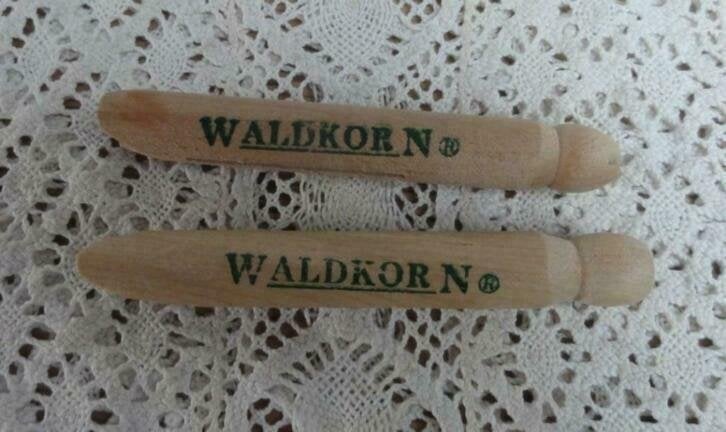 SALE 2 houten ouderwetse wasknijpers,  WALDKORN, Verzamelen, Merken en Reclamevoorwerpen, Gebruiksvoorwerp, -, -, Ophalen of Verzenden