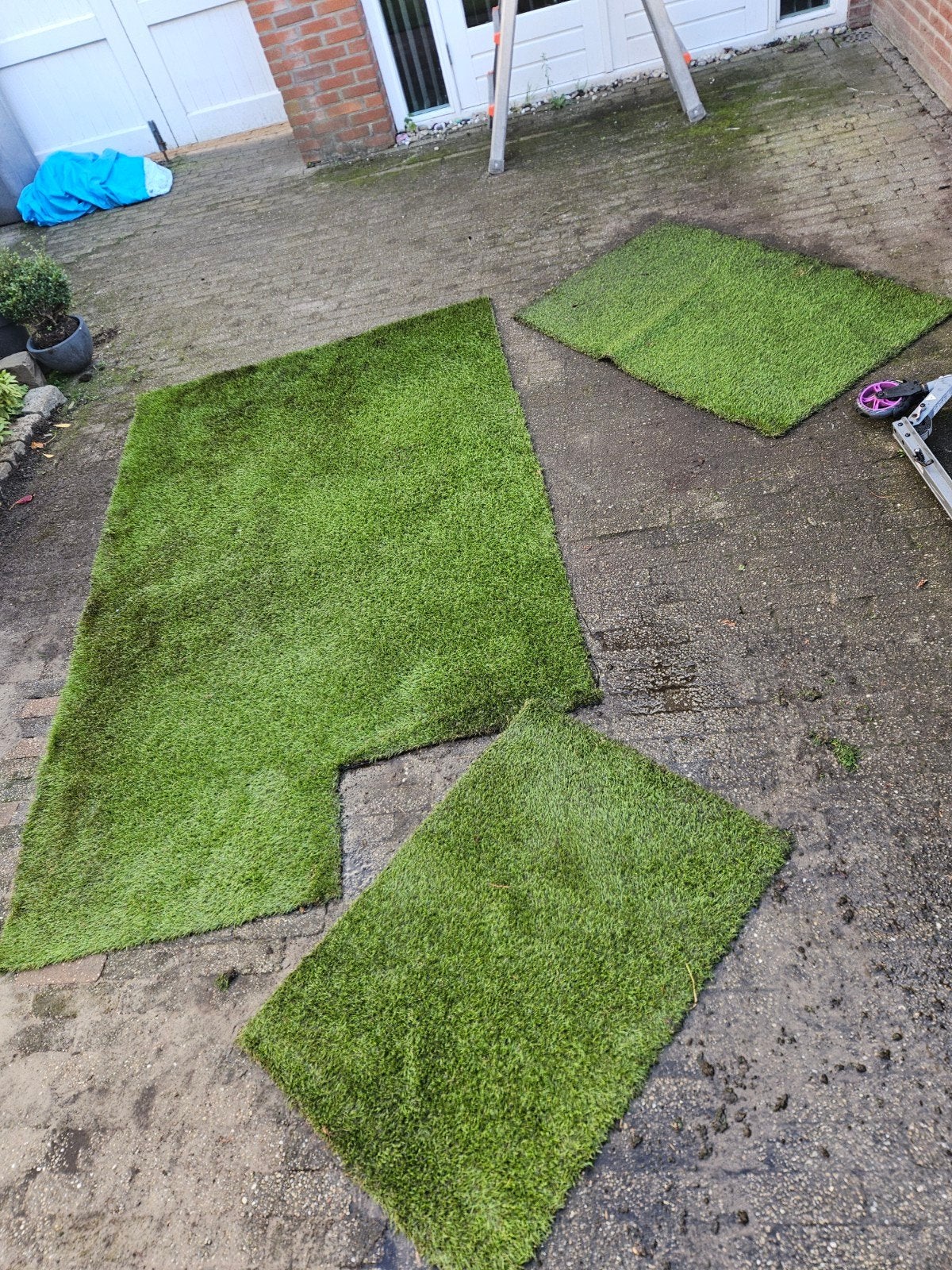stukjes kunstgras goede kwaliteit erg zwaar, Tuin en Terras, Ophalen, Minder dan 10 m²
