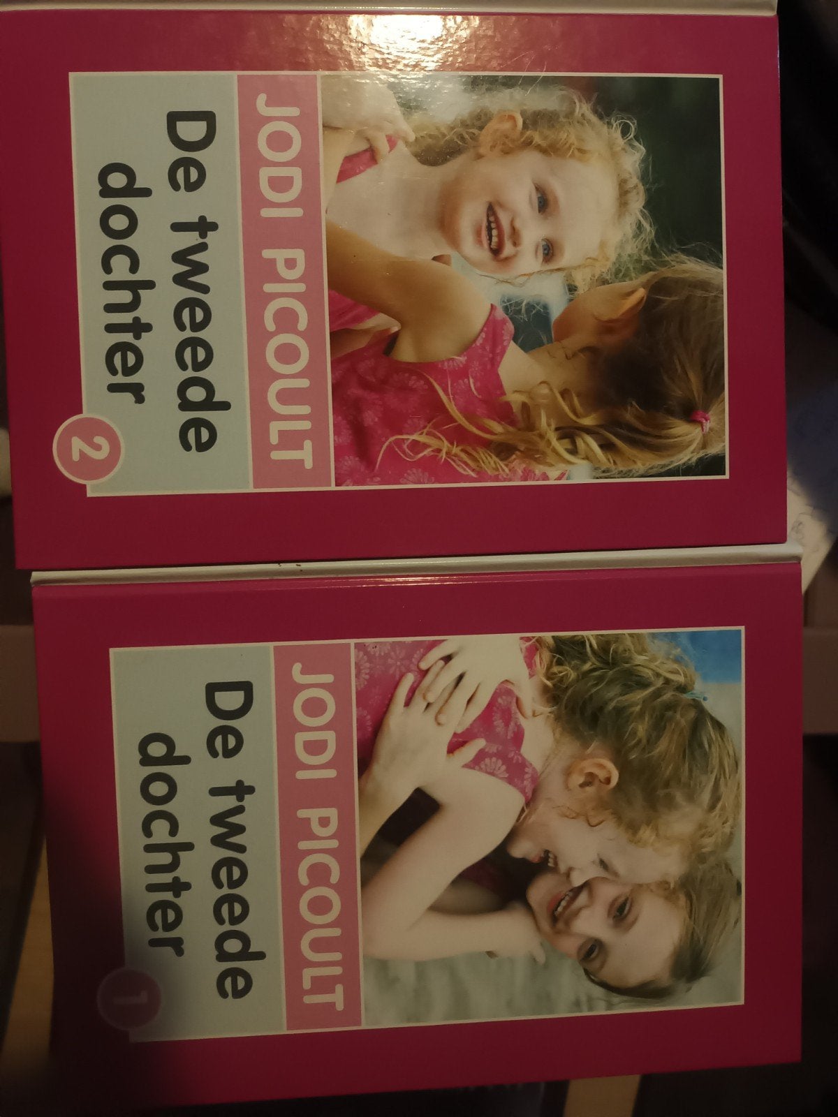 HC Jodi Picoult - De tweede dochter (set van 2 boeken), Ophalen of Verzenden, Gelezen, Jodi Picoult