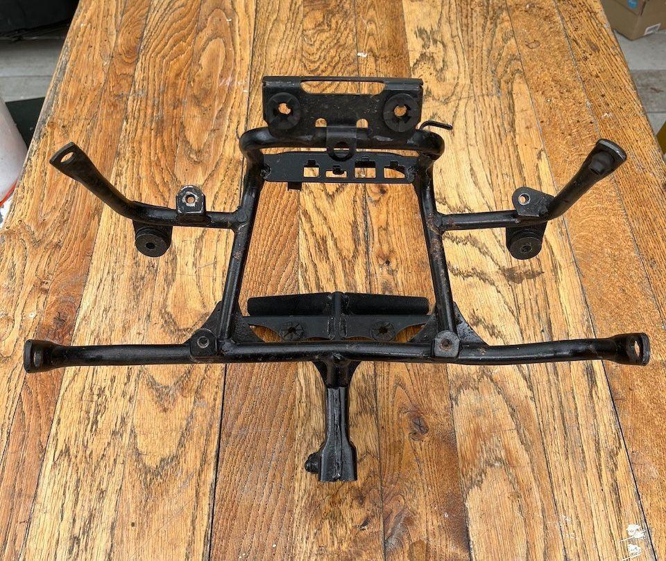 Honda XRV750 RD07A Tellerframe orgineel licht verbogen, Ophalen, Gebruikt