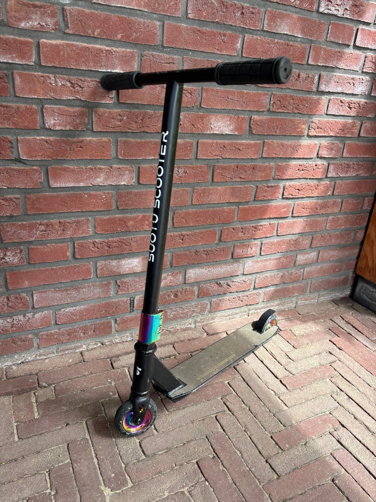 Suotu stuntstep zwart/neon, Ophalen, Gebruikt, Gewone step