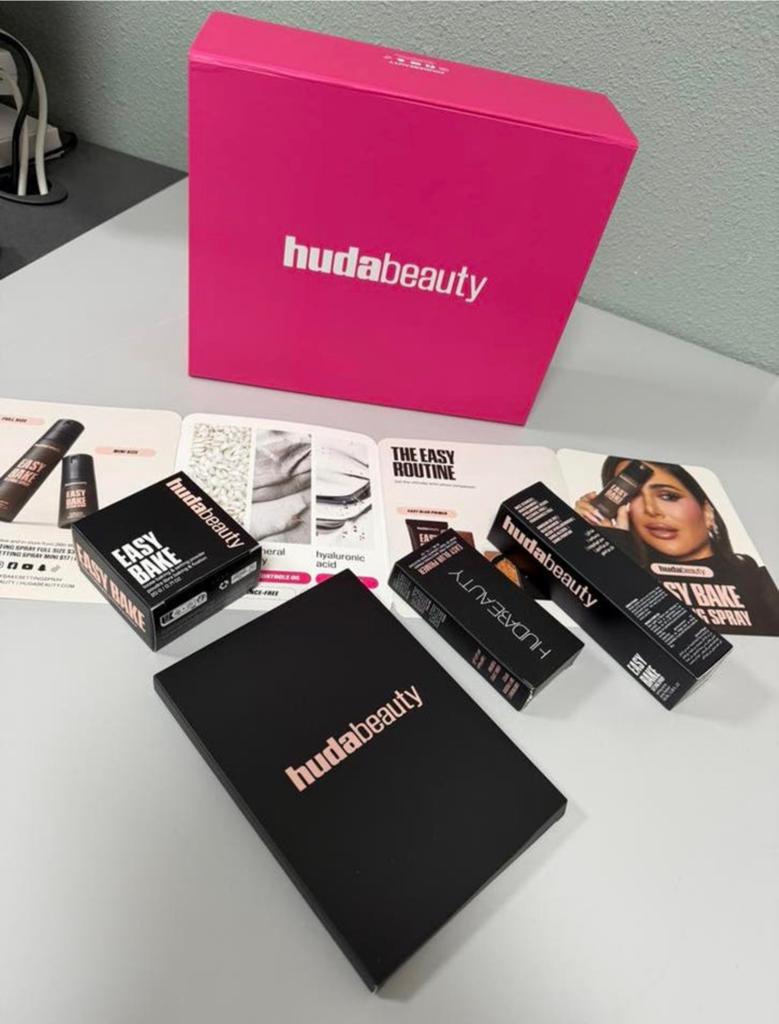 Huda Beauty Set NIEUW Spray, Primer, Powder, Spiegel make-up, Gehele gezicht, Nieuw, Ophalen of Verzenden, H