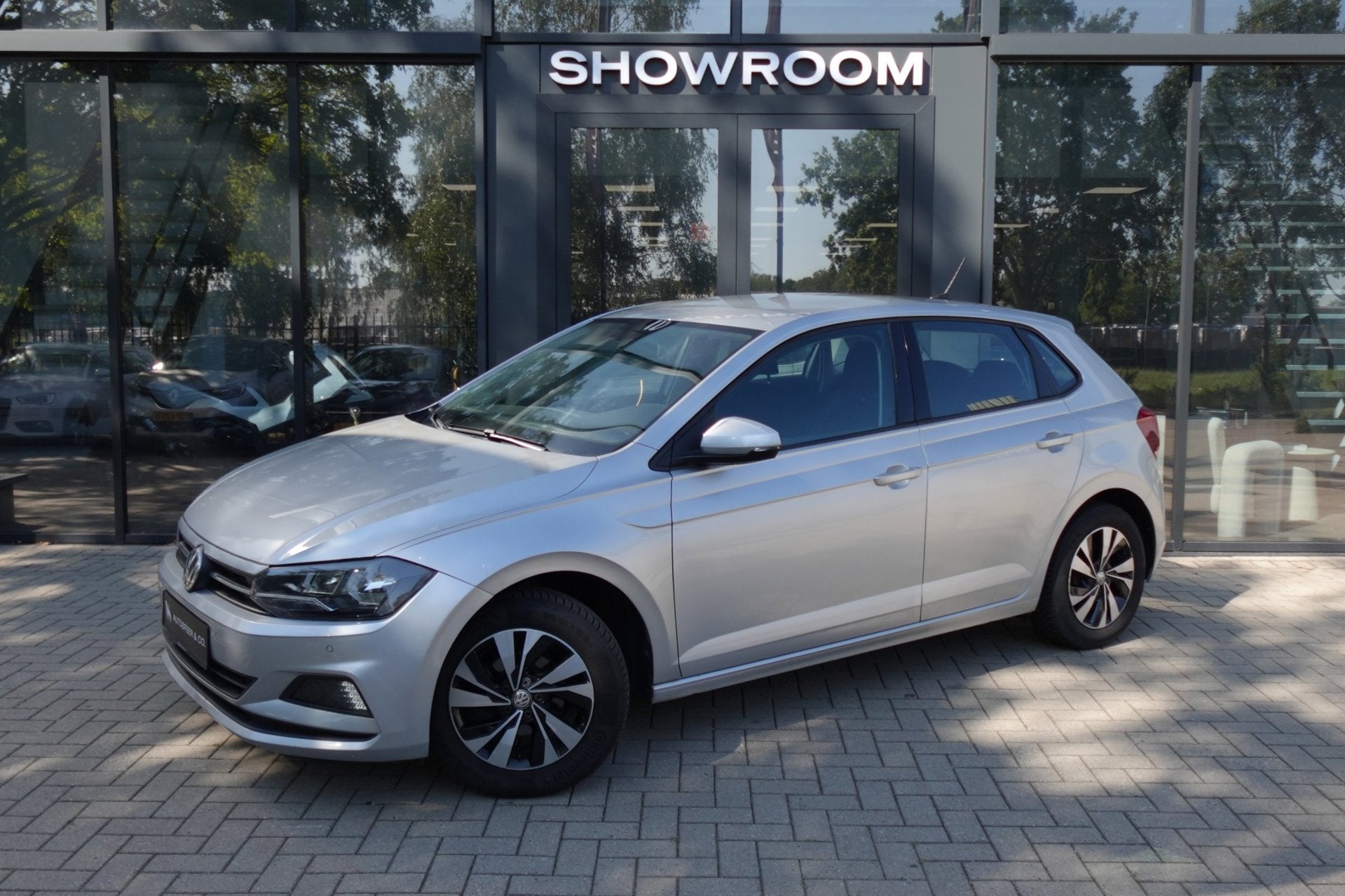 Volkswagen Polo 1.0 TSI Highline PDC NAVI CRUISE, Auto's, Voorwielaandrijving, Dealer onderhouden, Gebruikt, 23 km/l