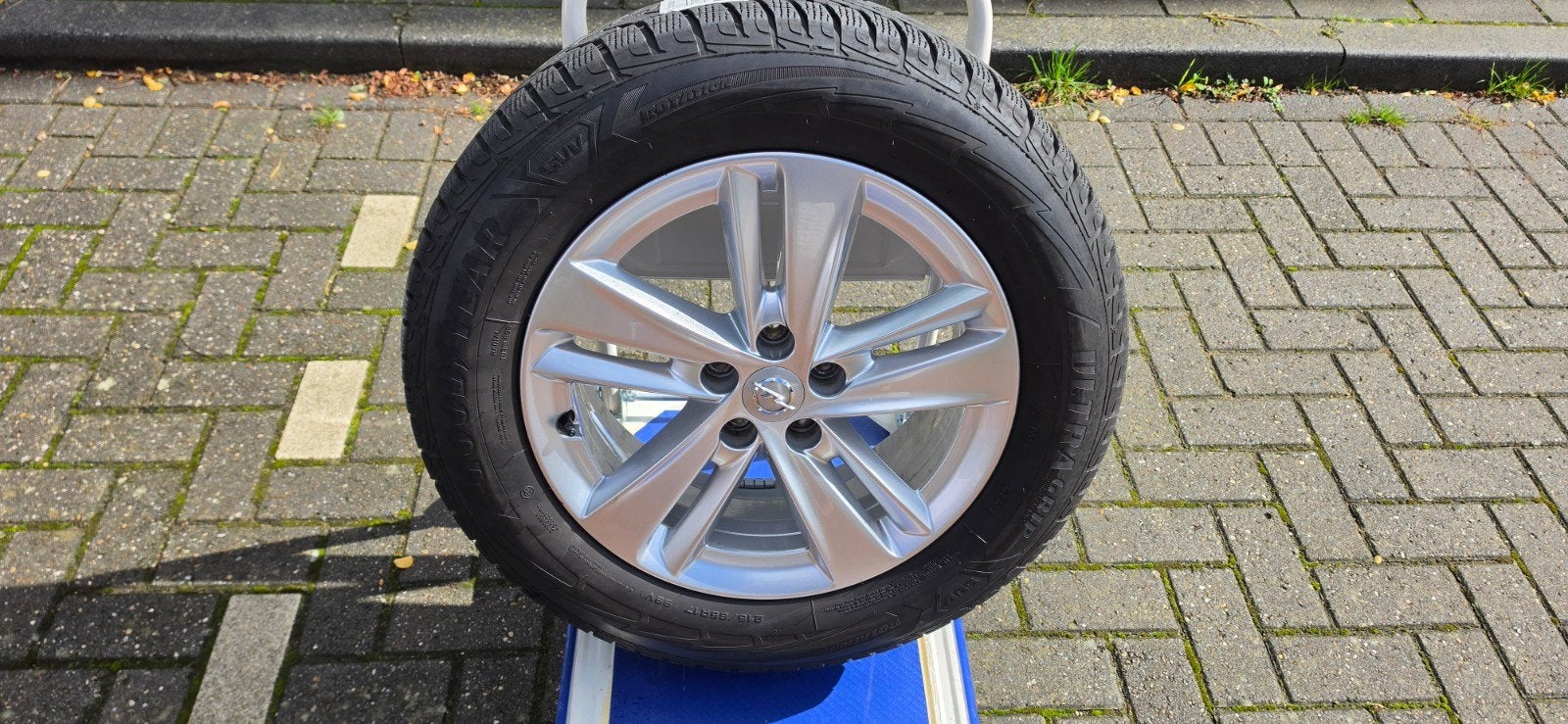 Opel 17 inch LM velgen met winterbanden met sneeuwvlokje, Ophalen, Banden en Velgen, 17 inch, Winterbanden