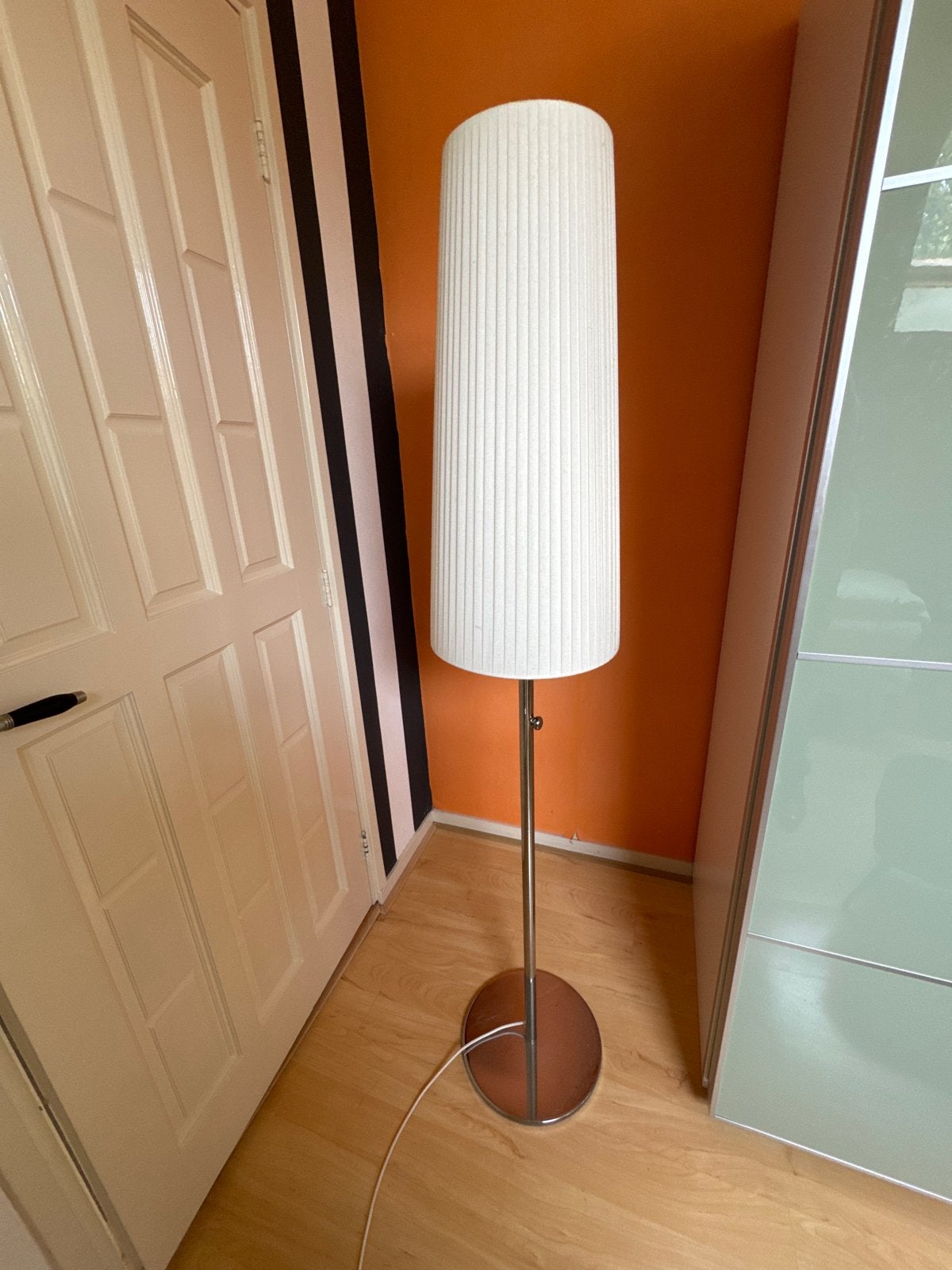 Twee stuks vloerlamp met plissé kap., Ophalen, Gebruikt, E27 (groot), Metaal