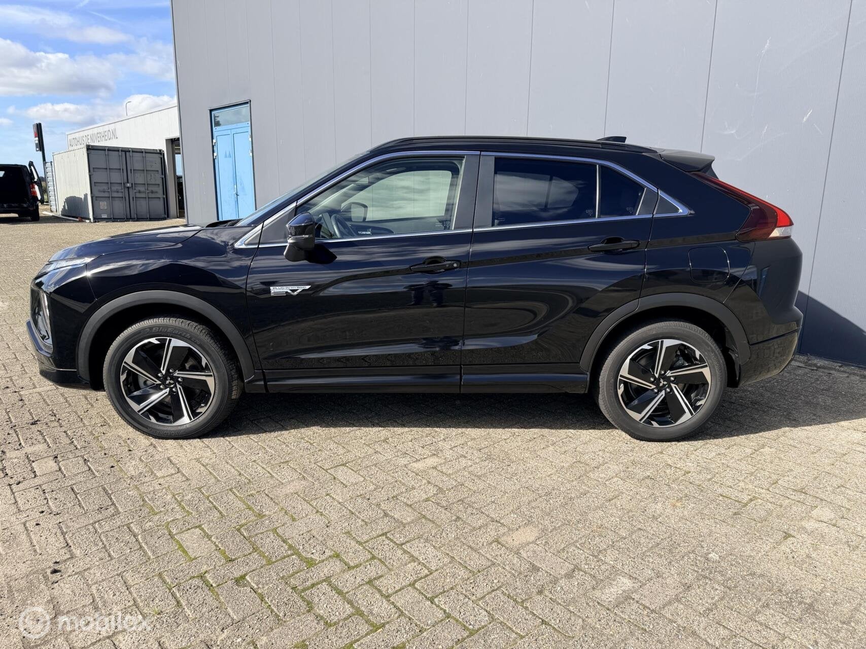 Mitsubishi Eclipse Cross 2.4 PHEV Instyle|offwhite leder|car, Euro 6, 4 cilinders, Zwart, Vierwielaandrijving