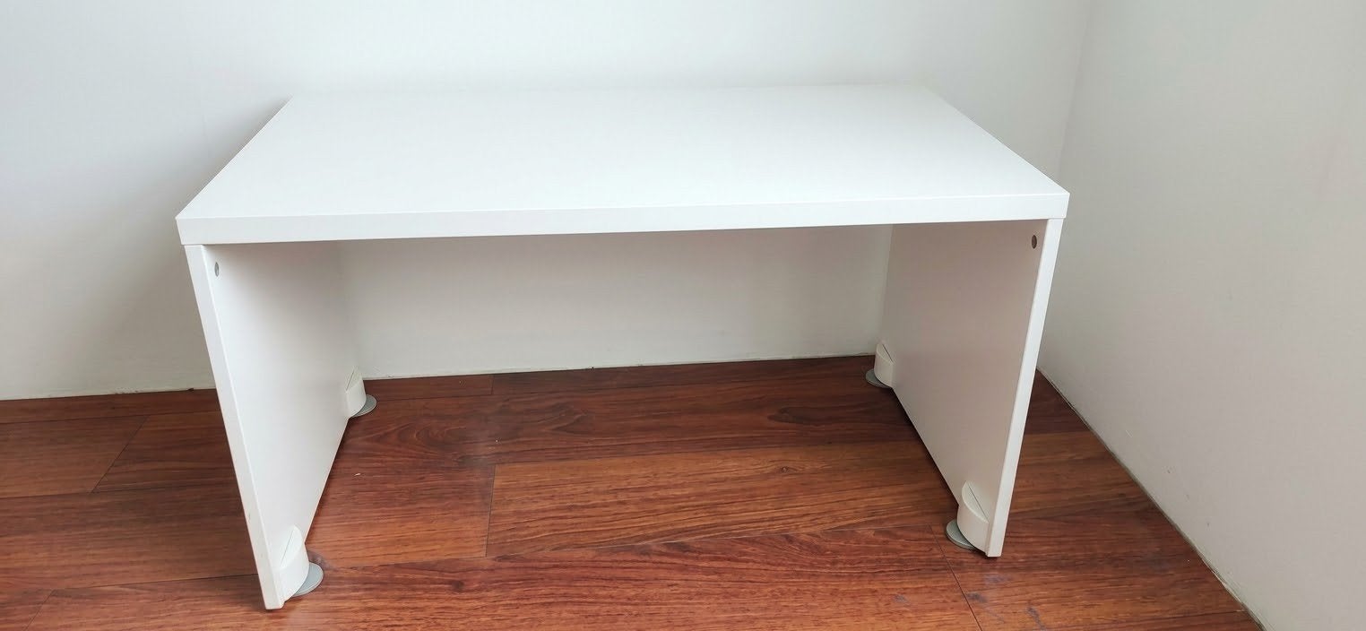 IKEA SMÅSTAD / STUVA kinderbureau - speeltafel (wit), Ophalen, Gebruikt, Tafel(s)