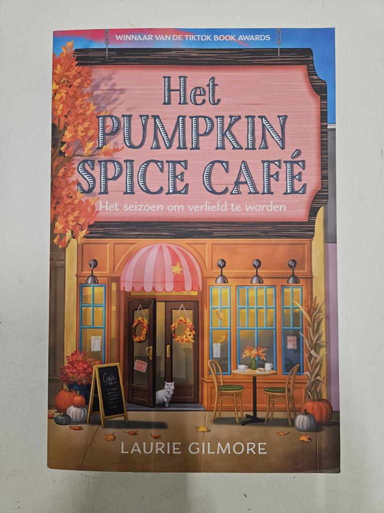 Laurie Gilmore - Het Pumpkin Spice Café, Ophalen of Verzenden, Zo goed als nieuw, Laurie Gilmore