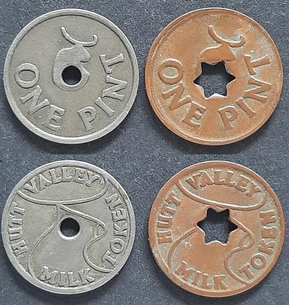 2 Melktokens Hutt Valley, Nieuw Zeeland, Postzegels en Munten, Penningen en Medailles, Verzenden, Overige materialen, Buitenland