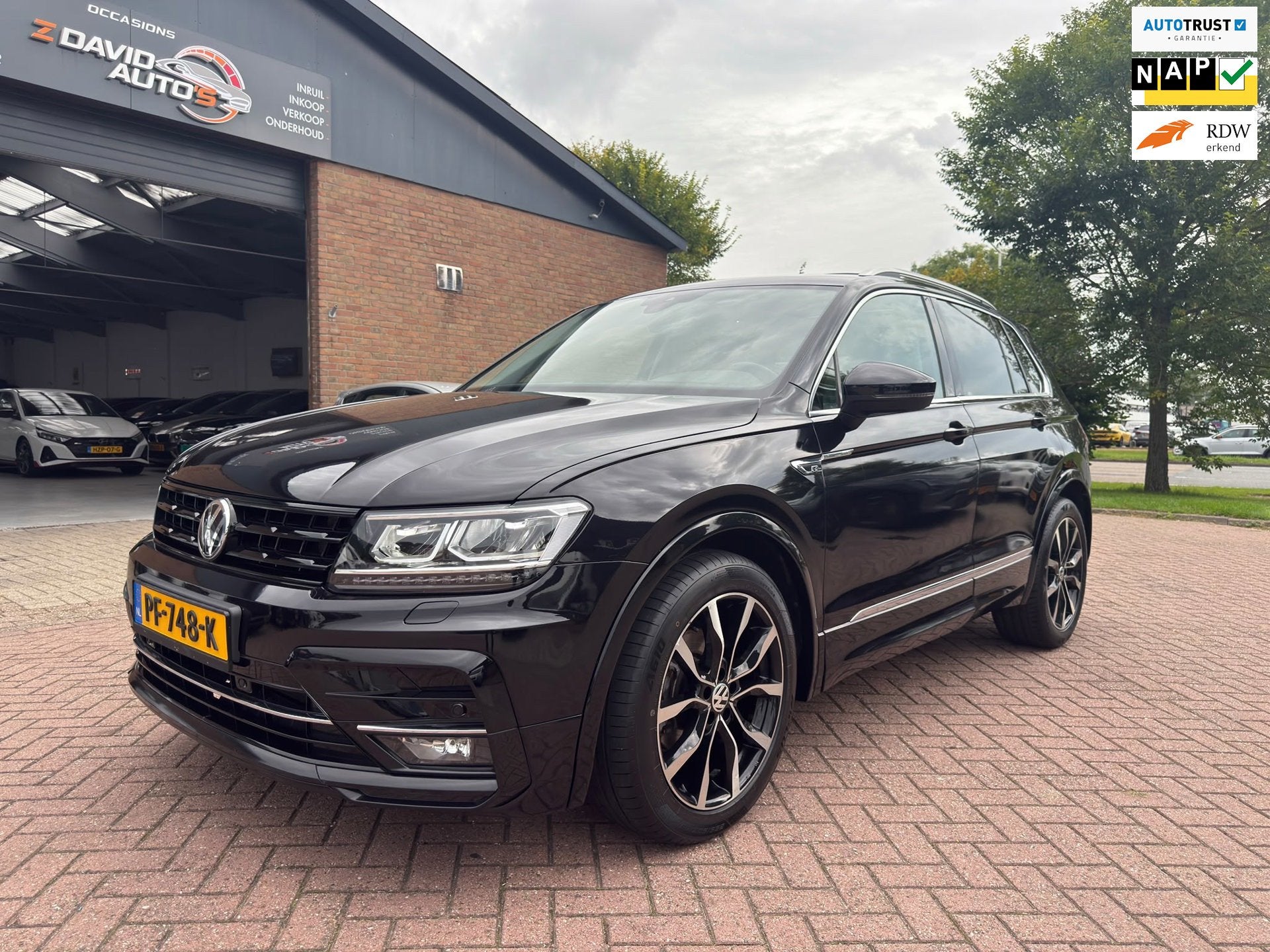 Volkswagen Tiguan 1.4 TSI ACT Highline Automaat / pano /, 4 cilinders, 150 pk, Zwart, SUV of Terreinwagen