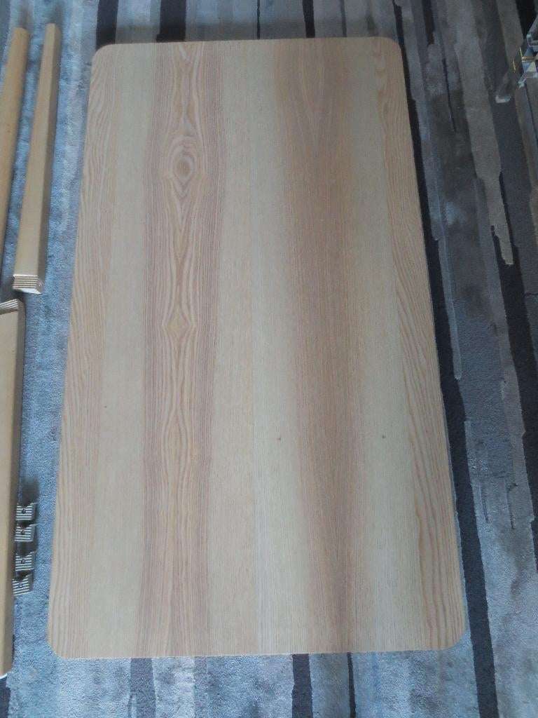 Ikea Lisabo eettafel, 140 x 78 cm, Ophalen, 100 tot 150 cm, 50 tot 100 cm, Zo goed als nieuw