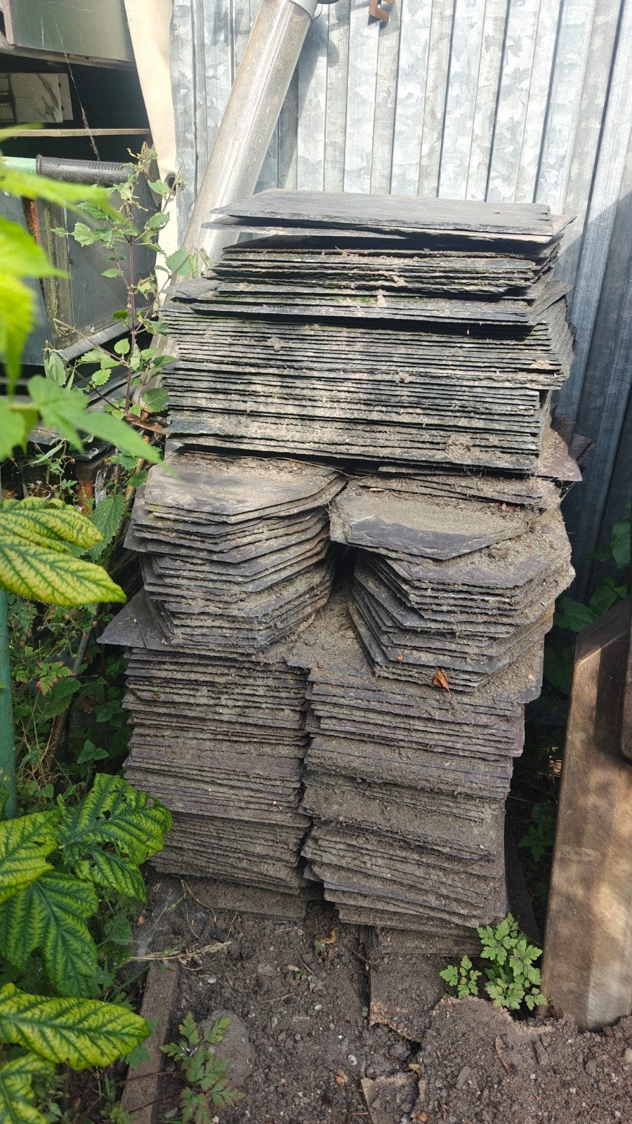 Leistenen dakpannen 35 x 20 cm, ca. 200 stuks, Doe-het-zelf en Verbouw, Dakpannen en Dakbedekking, Ophalen, Gebruikt, Steen of Klei