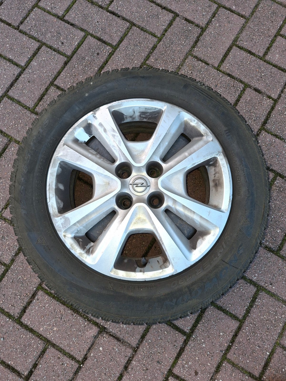 Winterbanden Opel Corsa Pirelli 185/65 R15 met velgen, Ophalen of Verzenden