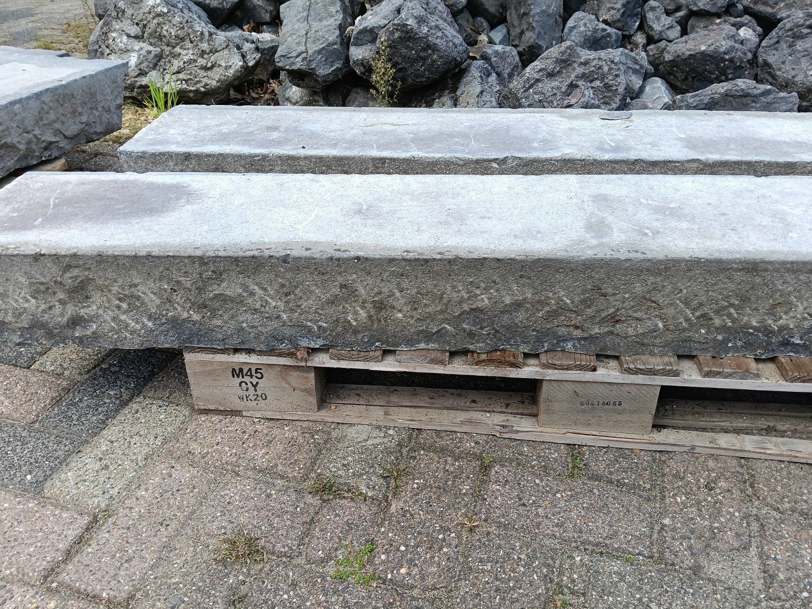 Oude hardstenen banden/traptreden, Ophalen, Gebruikt, 100 tot 200 cm, Natuursteen