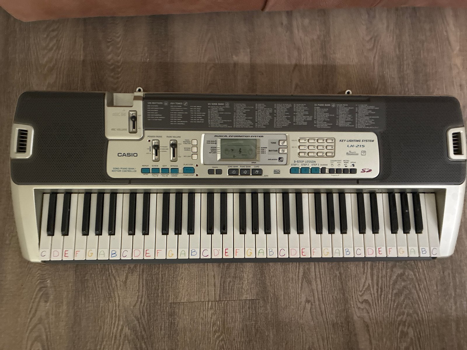 Casio LK-215 keyboard met lichtgevende toetsen, Muziek en Instrumenten, Ophalen of Verzenden, Gebruikt, 61 toetsen, Casio