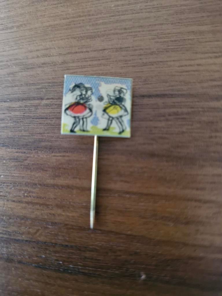 137 Vintage Speldjes Collectie 8 x Reflexa Nürenverg, Verzamelen, Speldjes, Pins en Buttons, Ophalen of Verzenden, Gebruikt, Figuurtje