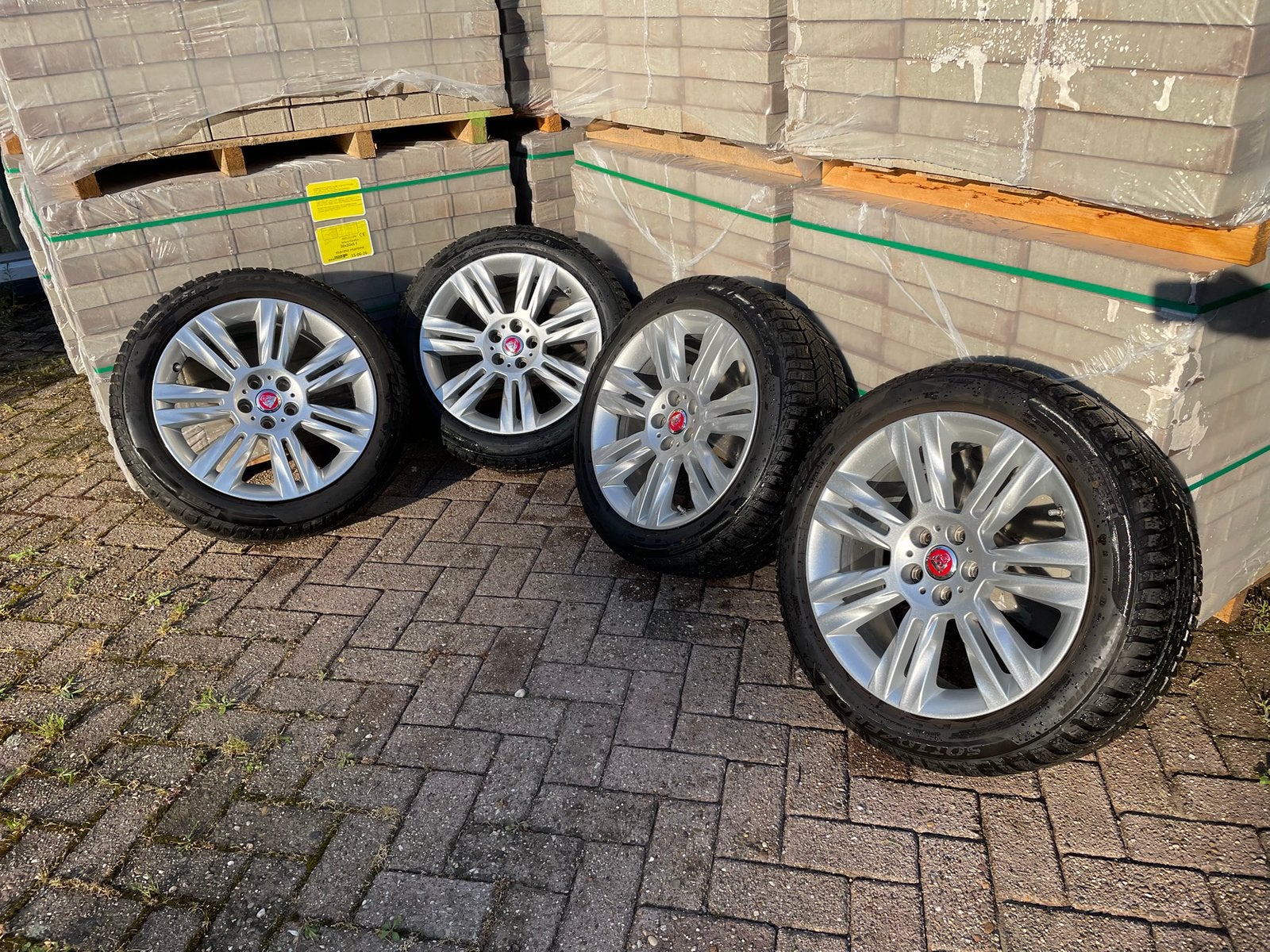 Jaguar XF (X260) winterset met ZGAN Pirelli winterbanden, Auto-onderdelen, Ophalen, 18 inch, Banden en Velgen, Winterbanden