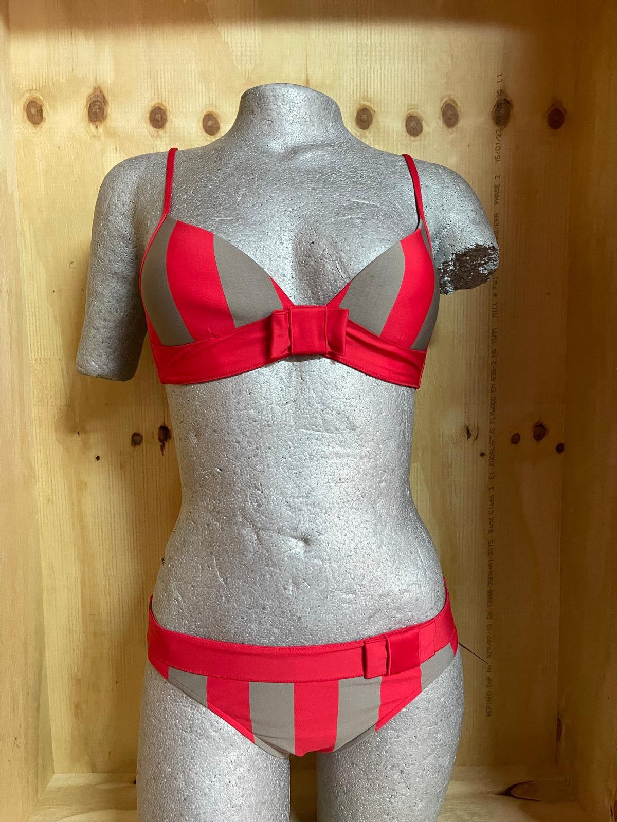 Andres sarda bikini maat 70b slip 42 model azura fun, Verzenden, Nieuw, Rood, Bikini