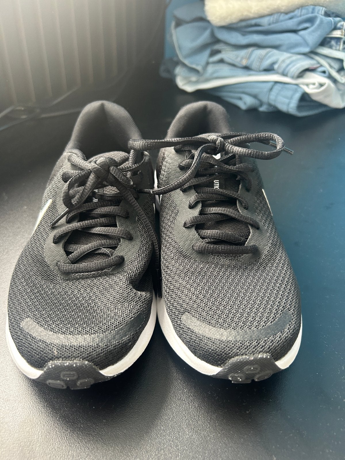Nike Revolution - Zwart/Wit maat 37.5, Ophalen, Zo goed als nieuw, Zwart, Sneakers of Gympen
