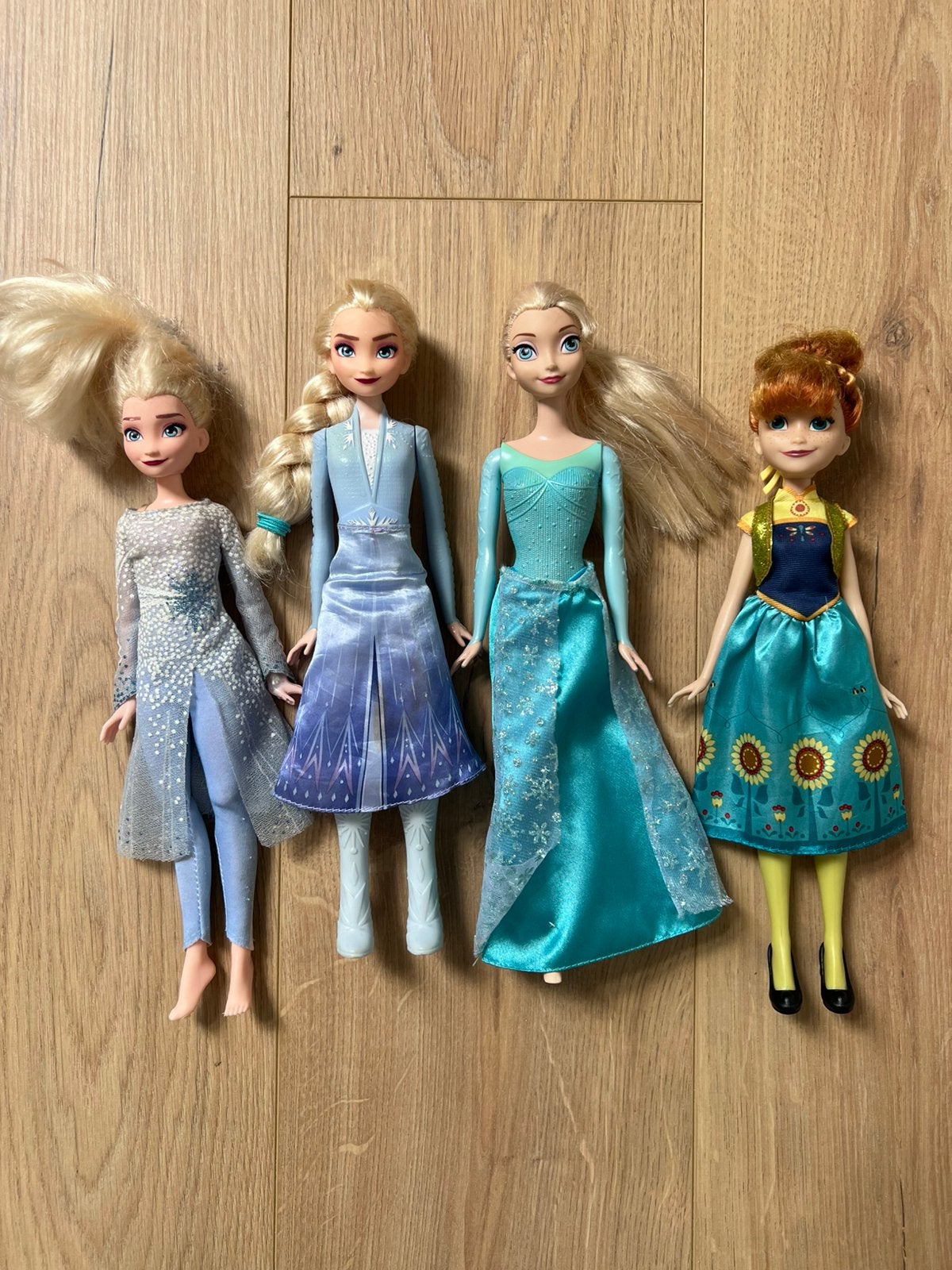 Frozen poppen - 3x Elsa en 1x Anna, Ophalen of Verzenden, Gebruikt, Overige typen