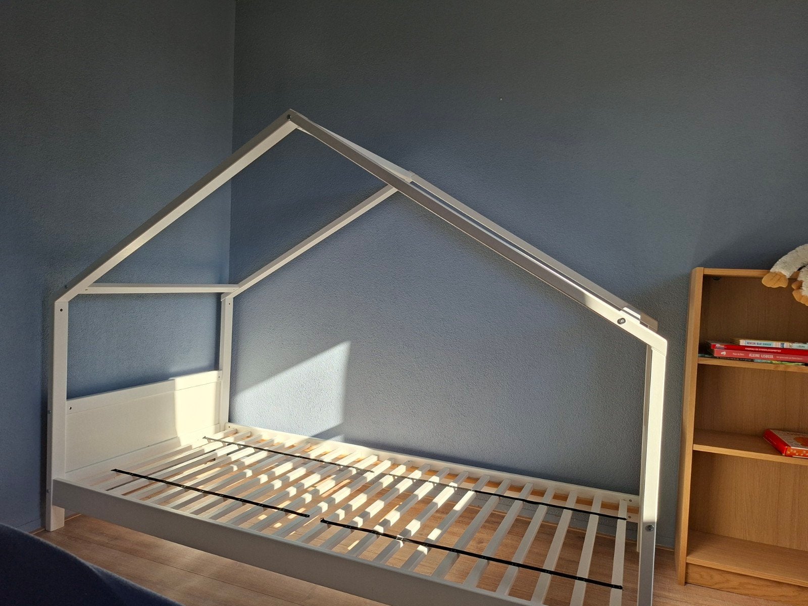 Kinderbed huisbed wit 90x200 cm, Ophalen, 90 cm, Eenpersoons, Wit