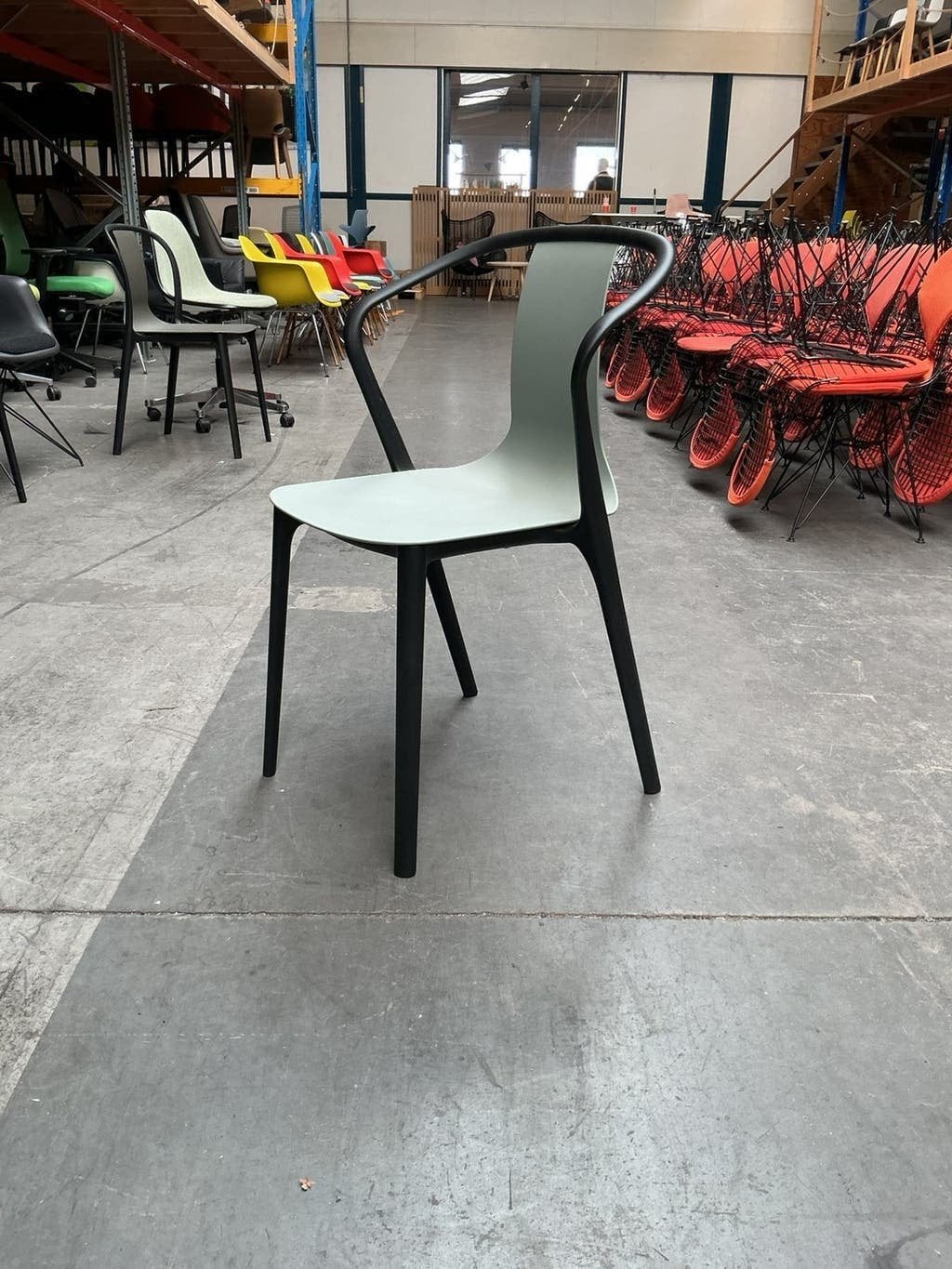Vitra Belleville Chair Stoel | Licht Grijs | Kunststof, Kunststof, Gebruikt, -, Ophalen of Verzenden