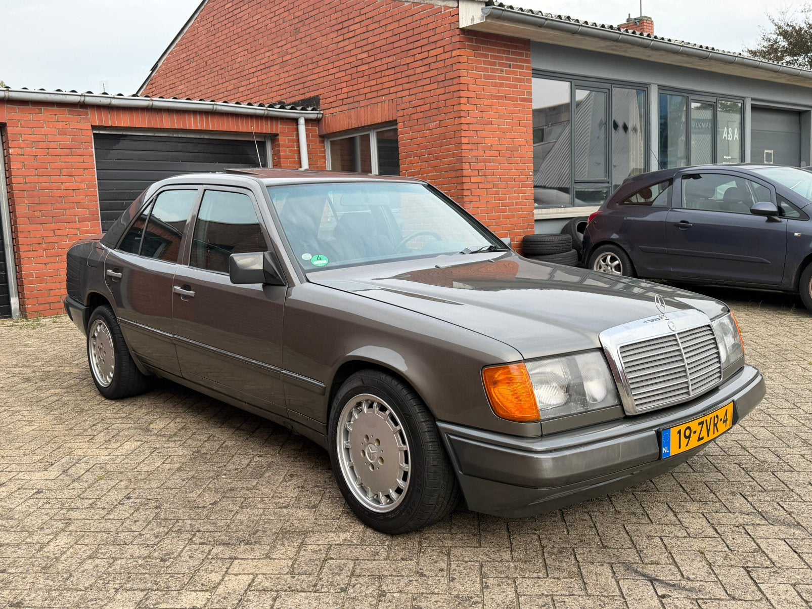 Mercedes-Benz 200-Serie 3.0 300 E K6 1986 Grijs, foto 7