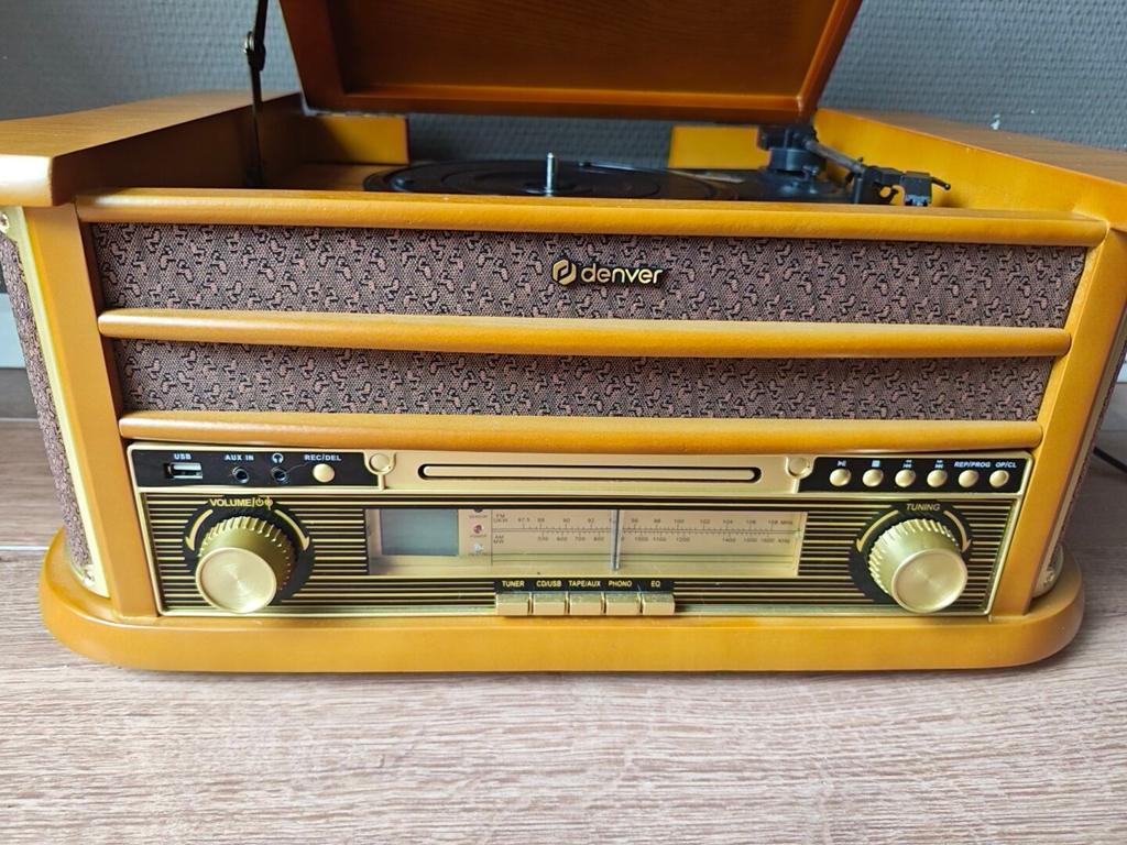 Denver Platenspeler met Radio, CD en USB - Zo goed als nieuw, Audio, Tv en Foto, Platenspelers, Overige merken, Ophalen of Verzenden