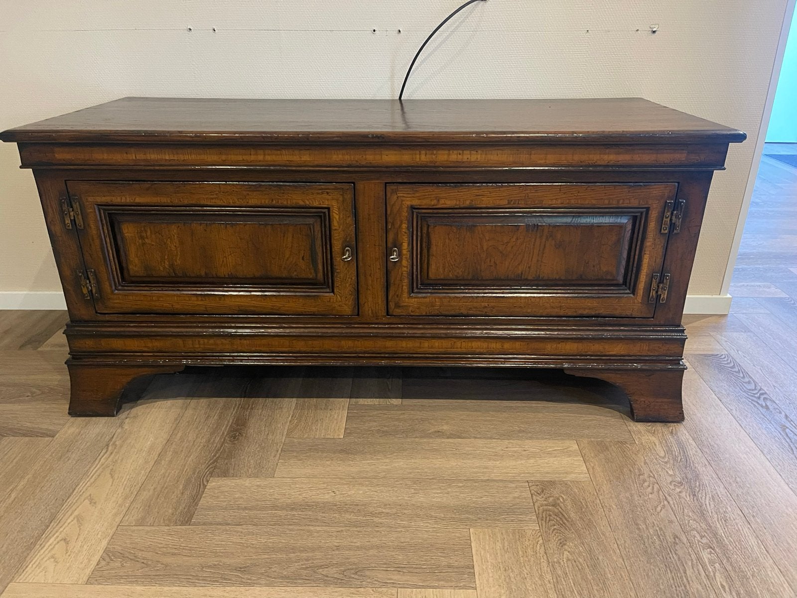 Eikenhouten TV-meubel met 2 deuren - RAC, Huis en Inrichting, Kasten | Dressoirs, Ophalen, Gebruikt, 100 tot 150 cm, Eikenhout