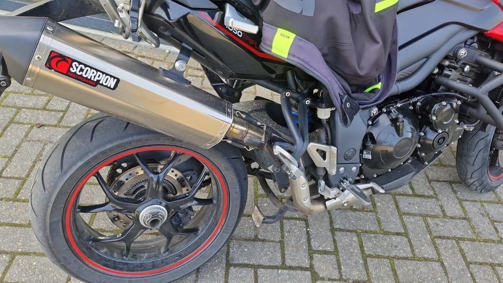Scorpion Red Power uitlaat voor Triumph tiger sport, Motoren, Ophalen