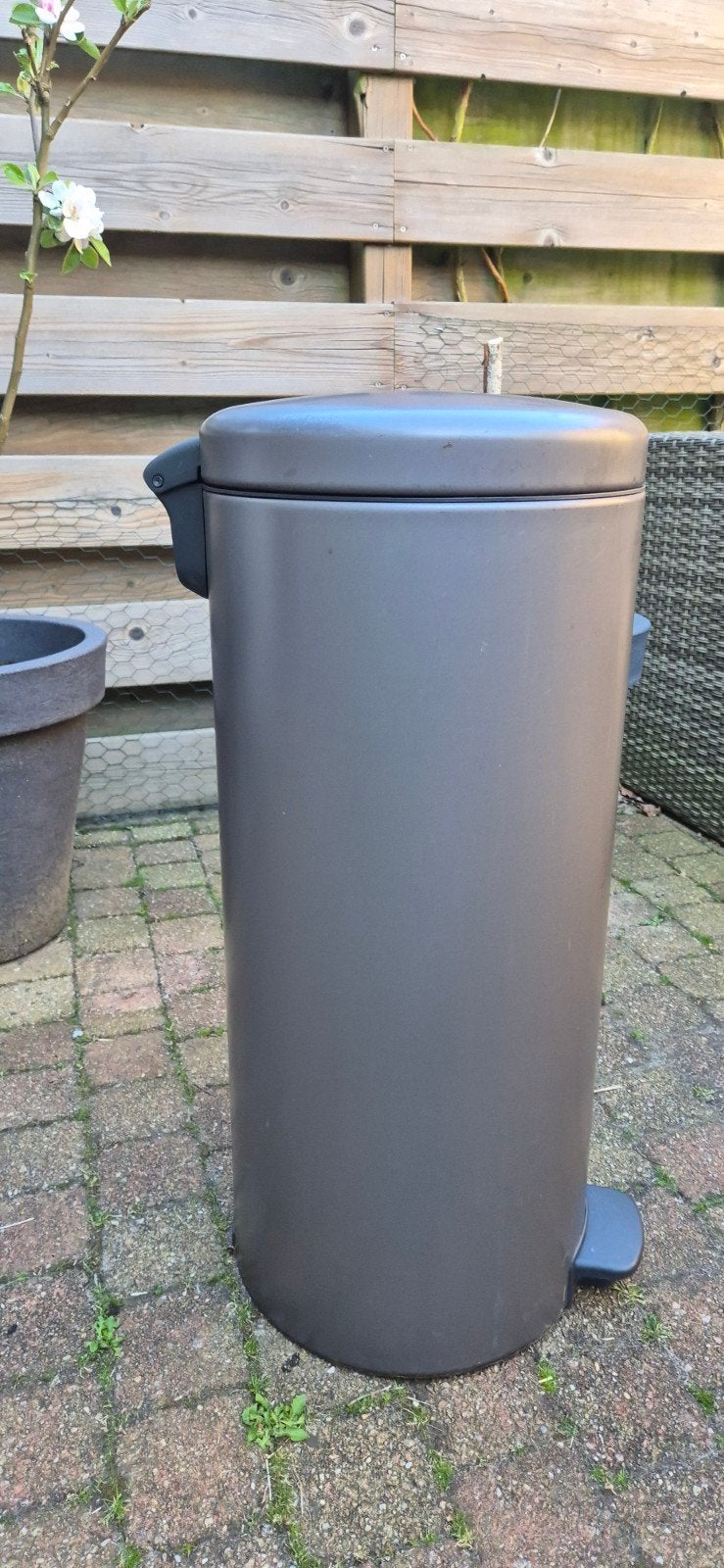 Brabantia prullenbak 60 L, Huis en Inrichting, Woonaccessoires | Prullenbakken, 40 liter of meer, Ophalen of Verzenden, Rvs, 50 tot 75 cm
