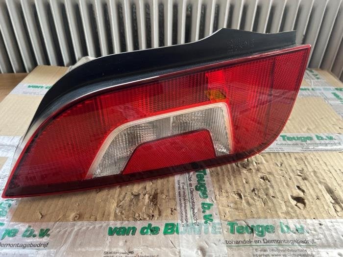 Achterlicht links van een Volkswagen UP, Gebruikt, -, Volkswagen, -