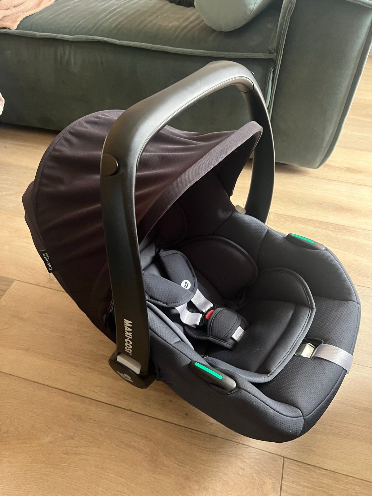 Maxi-Cosi Cabriofix i-Size met base - Zo goed als nieuw, Ophalen, Autogordel of Isofix, Zo goed als nieuw, 0 t/m 13 kg