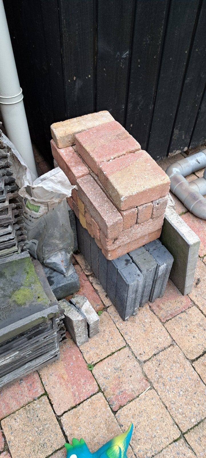 Diverse  stenen voor tuin of bestrating, Ophalen, Gebruikt, Bakstenen